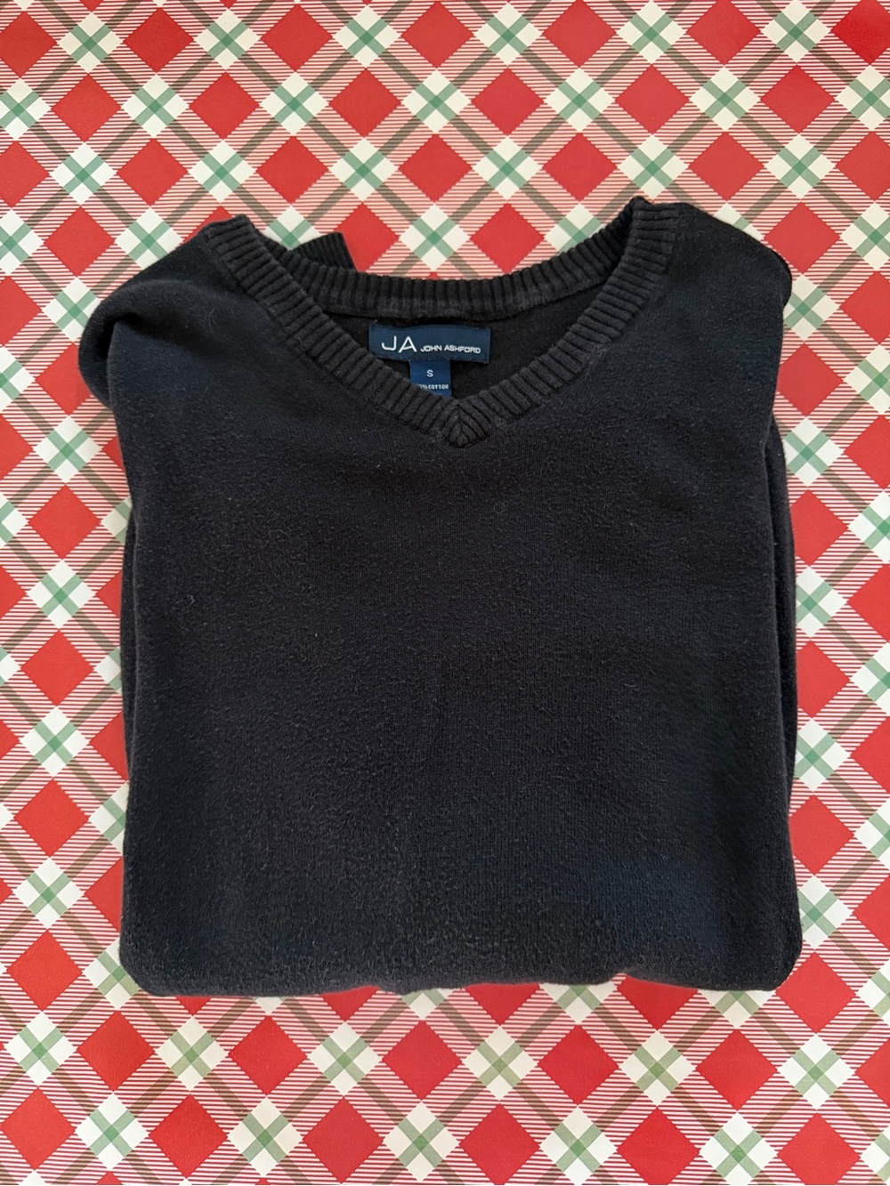 John Ashford Men's Black V-Neck Sweater
